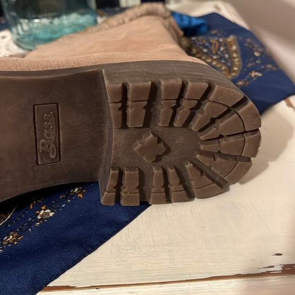 Bass Angelica faux fur lined boots, used but in like new condition, size 8 - Picture 10 of 13